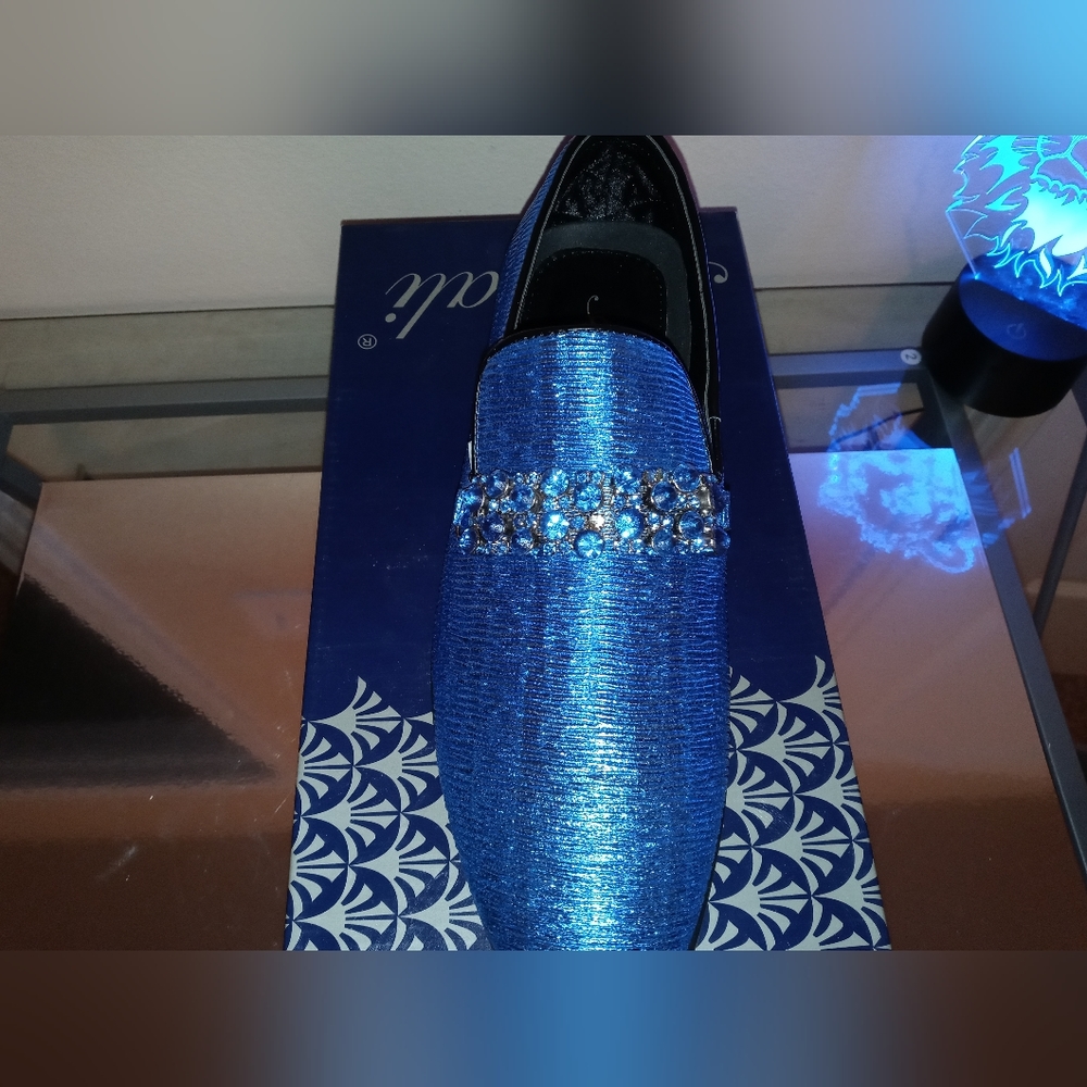 Designer Shoes - Picture 2 of 5